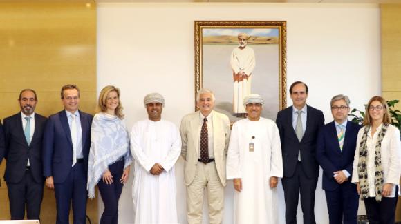 Imagen de los integrantes de los Comités Asesor y de Inversiones del Fondo de Capital Privado España-Omán durante su reunión en Mascate