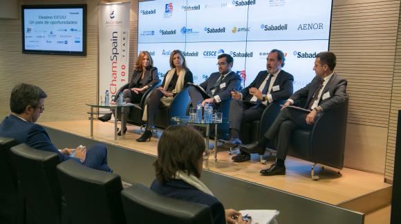 Imagen de los participantes durante la última edición del programa Exportar para Crecer en Barcelona, del que COFIDES forma parte