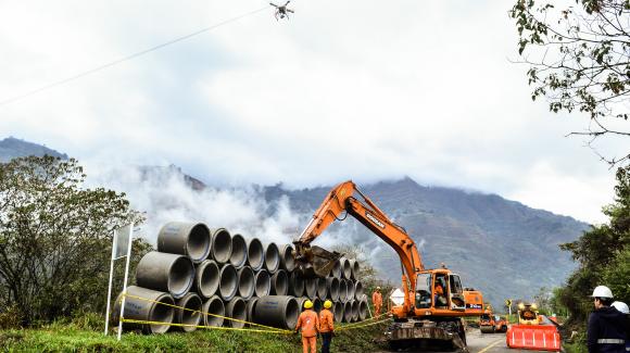 Imagen de las operaciones de creación de la calzada de la Concesión del Sigsa en Colombia