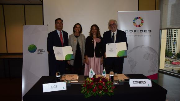 Image of the Signature of the Agreement with the Green Climate Fund